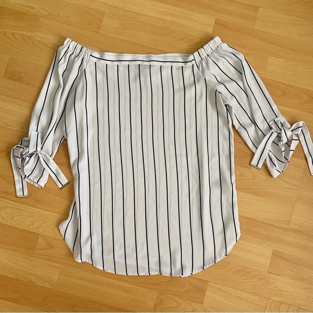 DYNAMITE Black and White Striped Off The Shoulder Blouse